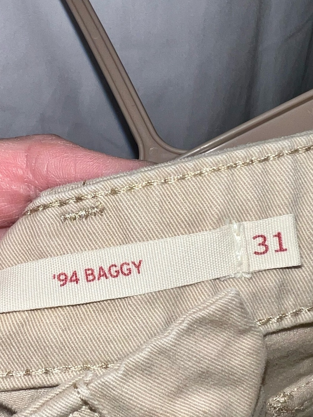 Levi’s Woman’s 94 Baggy Cargo Pants Bundle - Picture 11 of 16